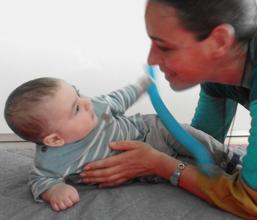 Sessione di Integrative Baby Therapist con il neonato